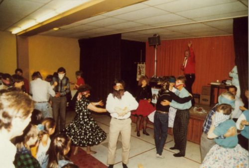 1986.06.06 SD Graduation MSB 003